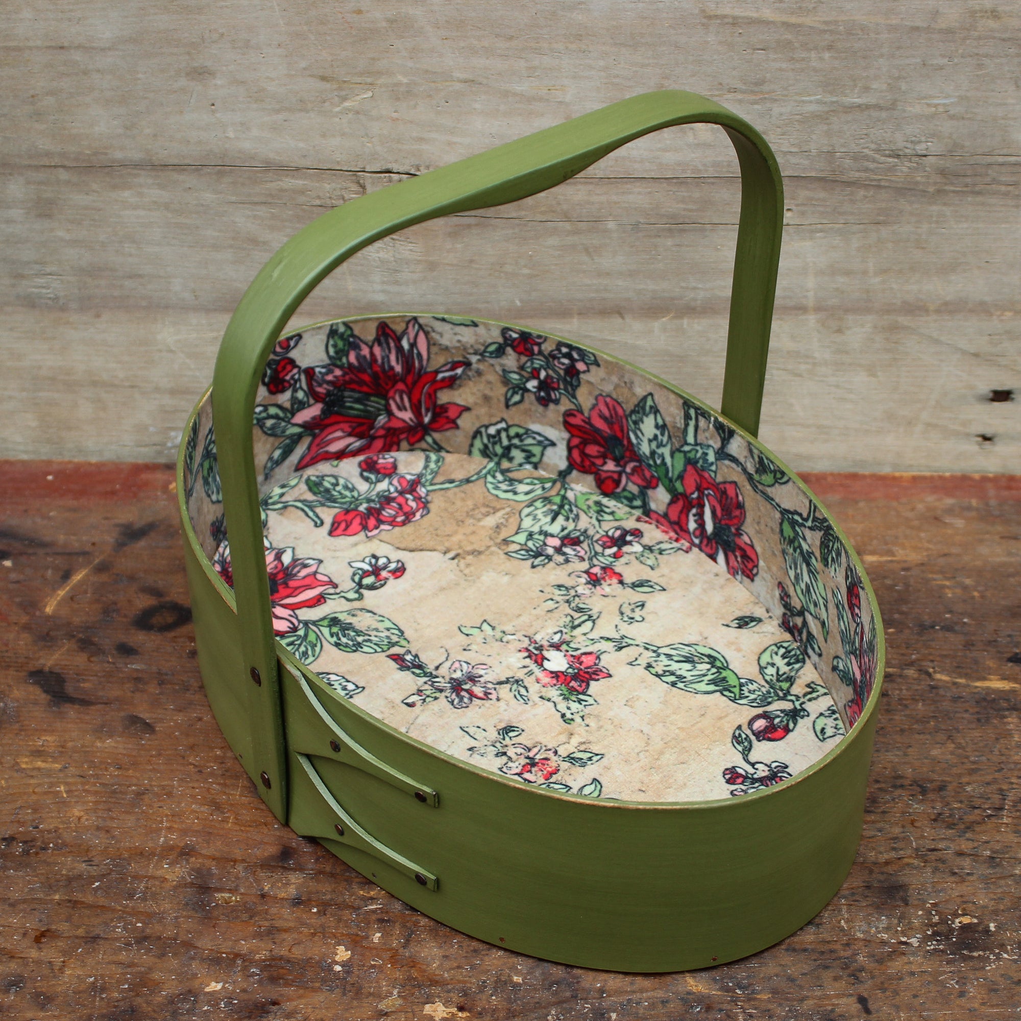 Medium Shaker Sewing Carrier with Papered Interior