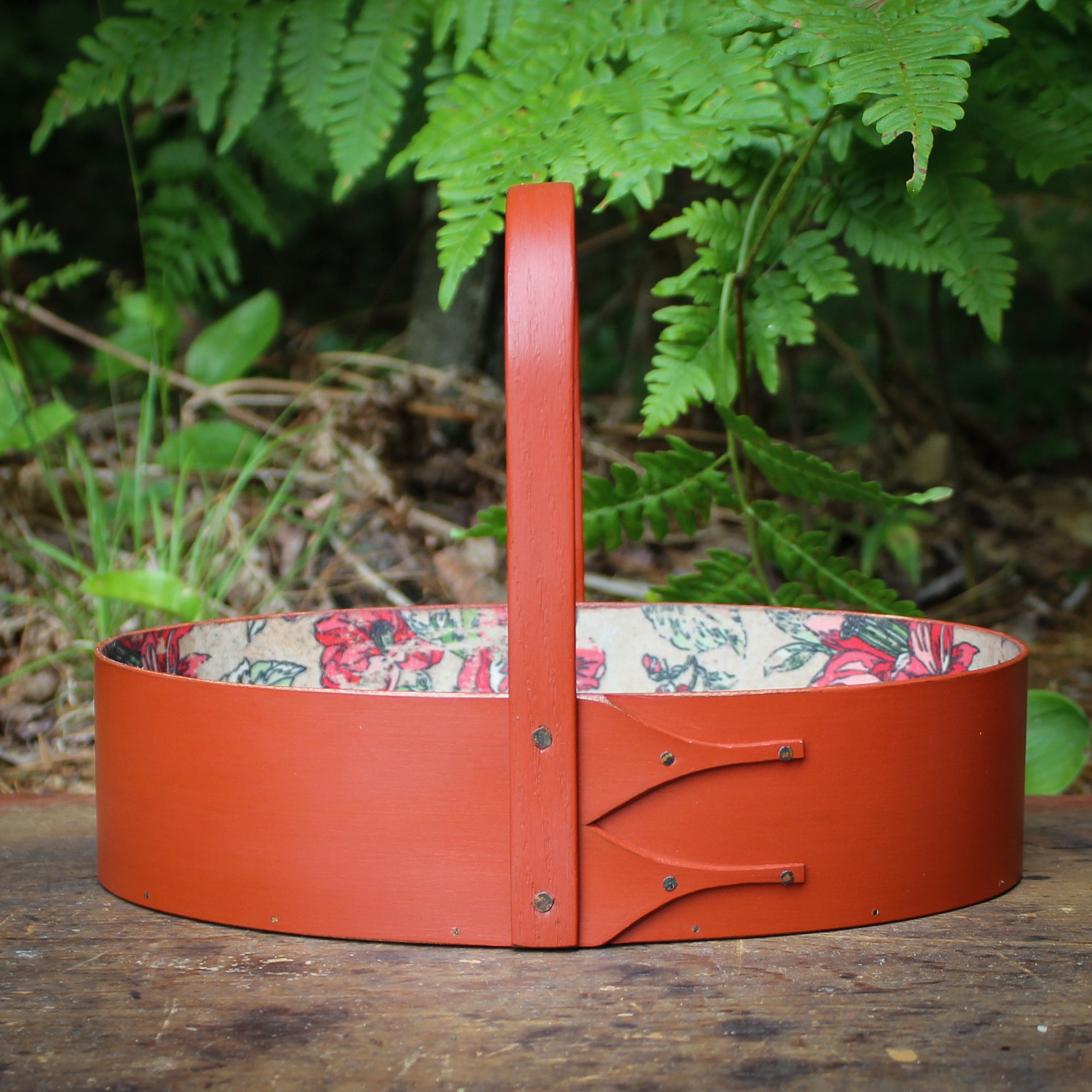 Medium Shaker Sewing Carrier with Papered Interior