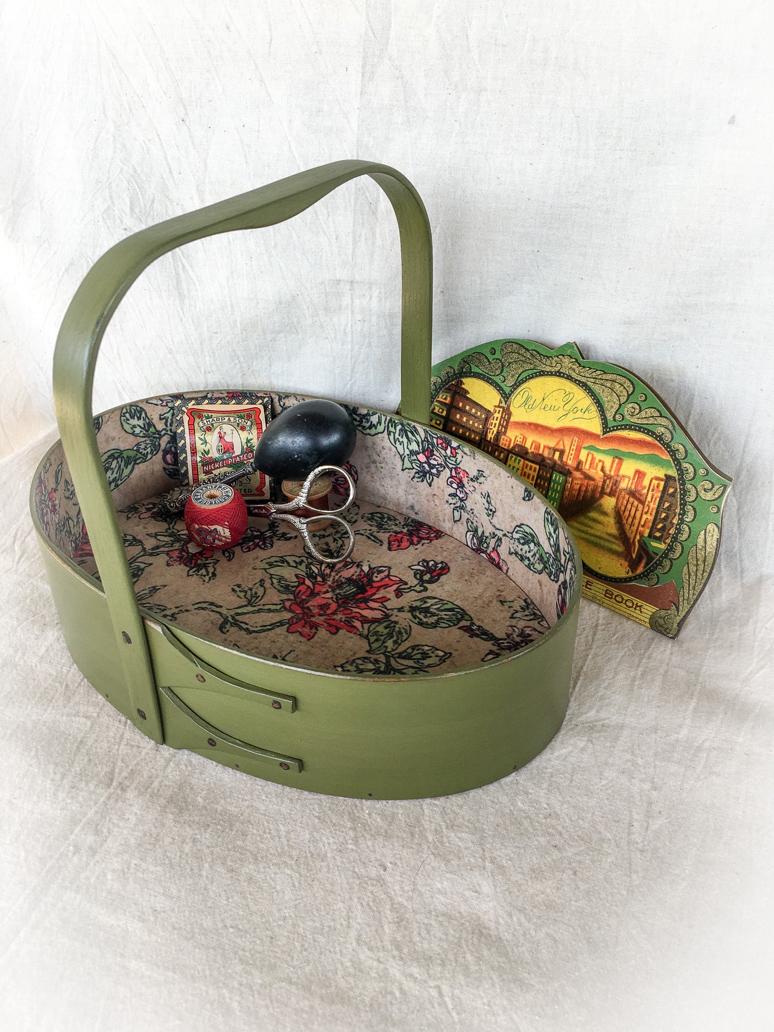 Medium Shaker Sewing Carrier with Papered Interior